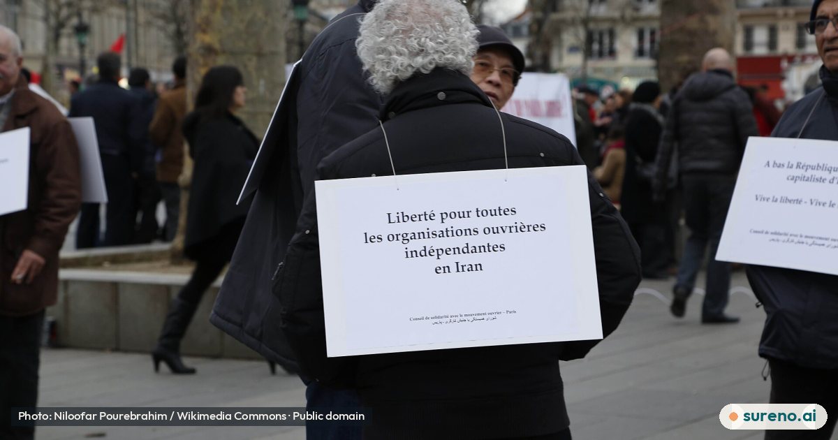 Protests against Hassan Rouhani's state visit to France (4).jpg