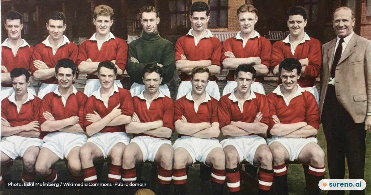 Manchester United FC 1957.jpg