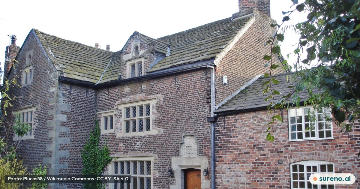 New Hall farmhouse, Woodford, Stockport.JPG