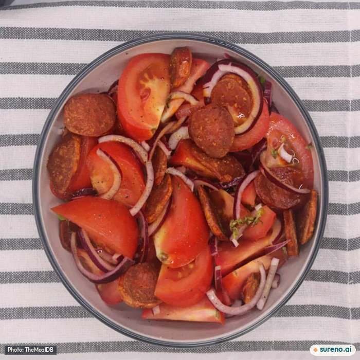 Chorizo & tomato salad, the finished dish