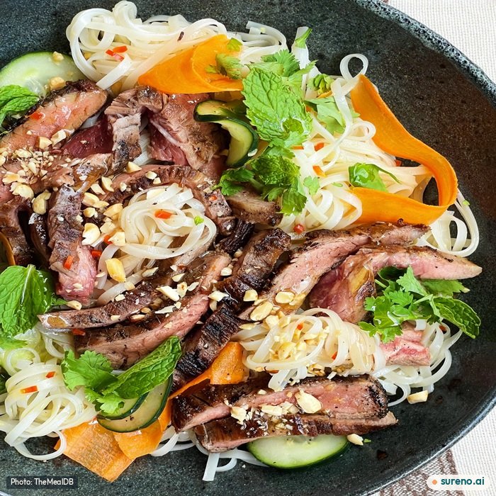 Steak & Vietnamese noodle salad, the finished dish